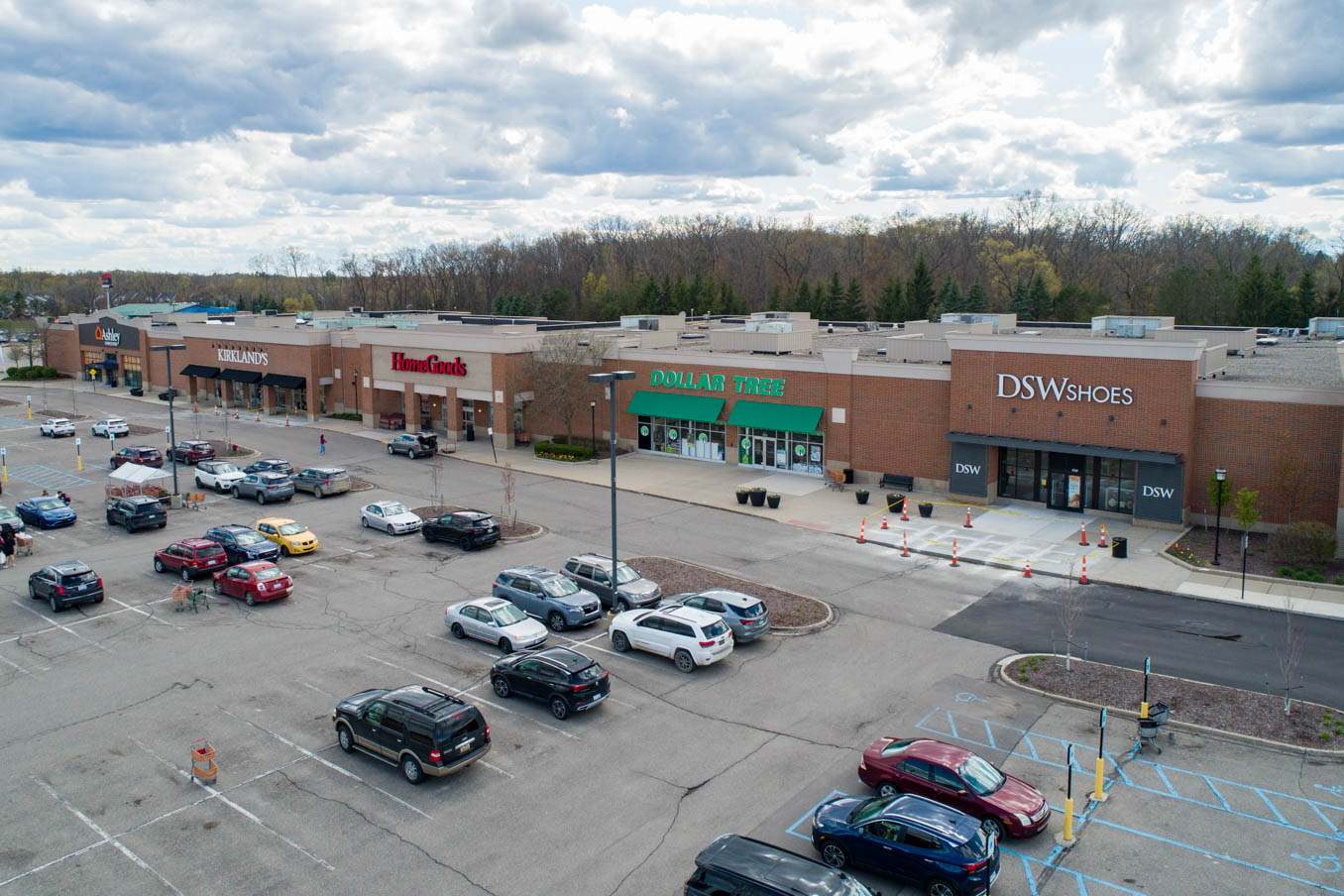 Baldwin Commons aerial photo showing DSW Shoes, Dollar Tree, HomeGoods