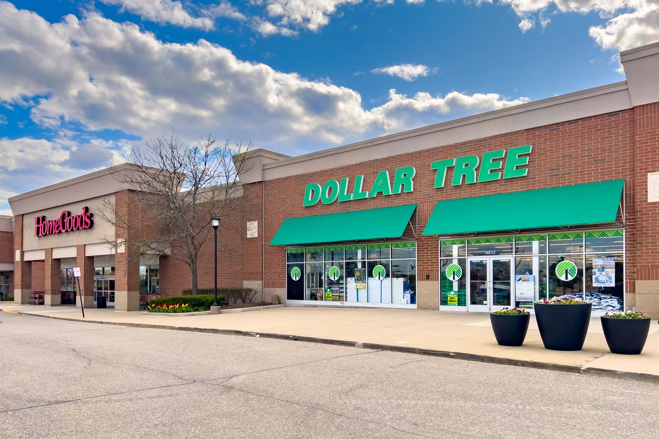 Baldwin Commons Dollar Tree storefront and entrance