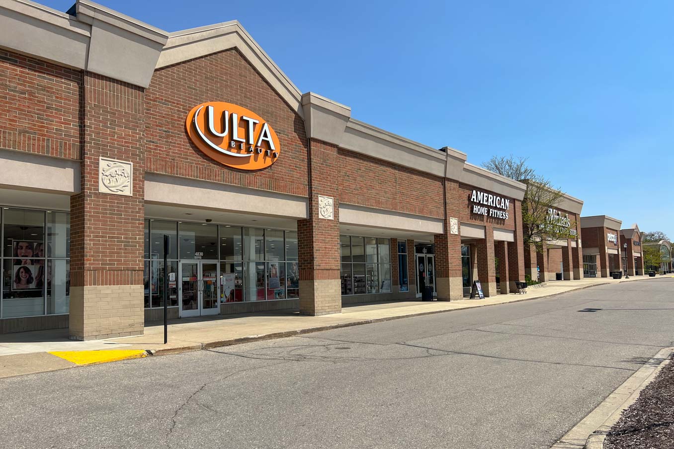 Ulta and American Home Fitness storefront