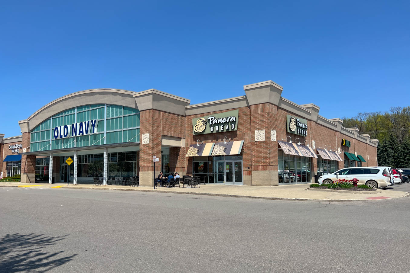 Old Navy and Panera Bread storefronts